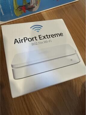 Apple AirPort Extreme 802.11n Wi-Fi Base Station Router Model A1408 MD031LL/A